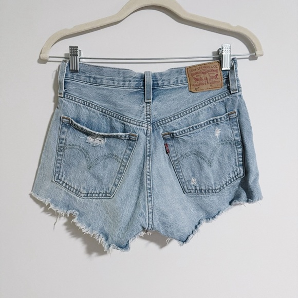 Levi’s - 501 Super Distressed Light Wash Shorts - Picture 4 of 5